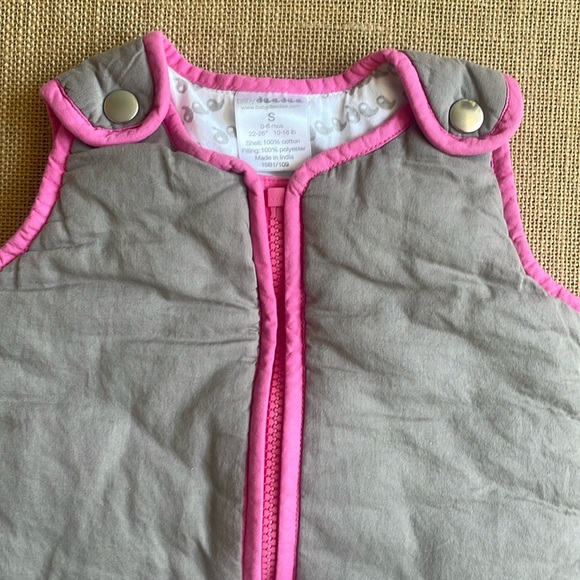 EUC Baby Dee Dee Sleep Nest in gray and pink - Picture 3 of 8